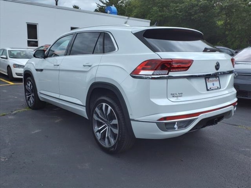 New 2023 Volkswagen Atlas Cross Sport 3.6L V6 SEL Premium R-Line SUV
