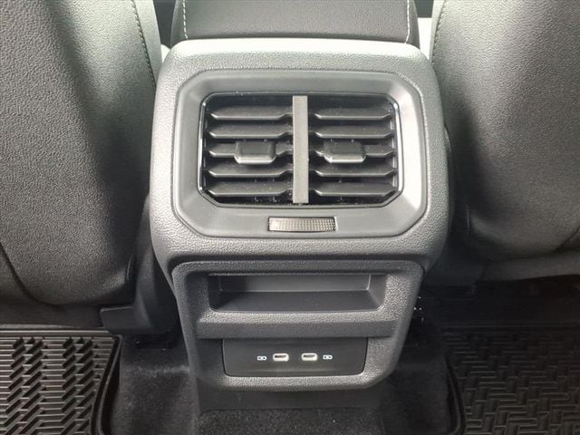 2026 Volkswagen Taos SEL - Photo 13