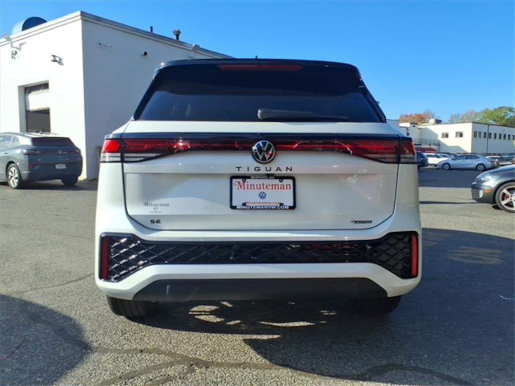 New 2025 Volkswagen Tiguan 2.0T SE R-Line Black SUV