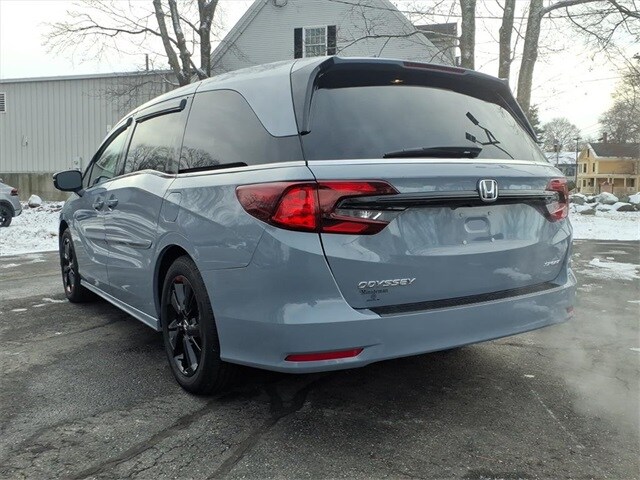 2024 Honda Odyssey Sport photo 3