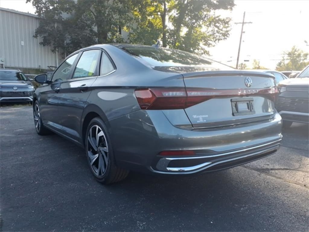 New 2025 Volkswagen Jetta 1.5T SEL Sedan