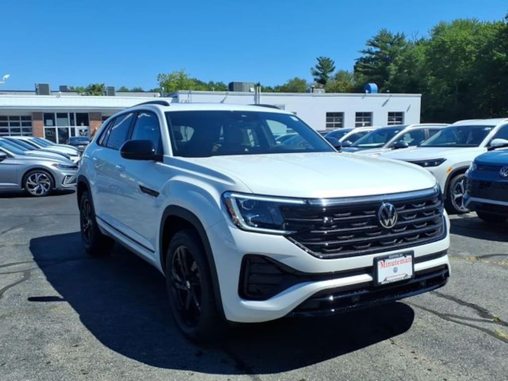 New 2026 Volkswagen Atlas Cross Sport 2.0T SEL R-Line Black SUV