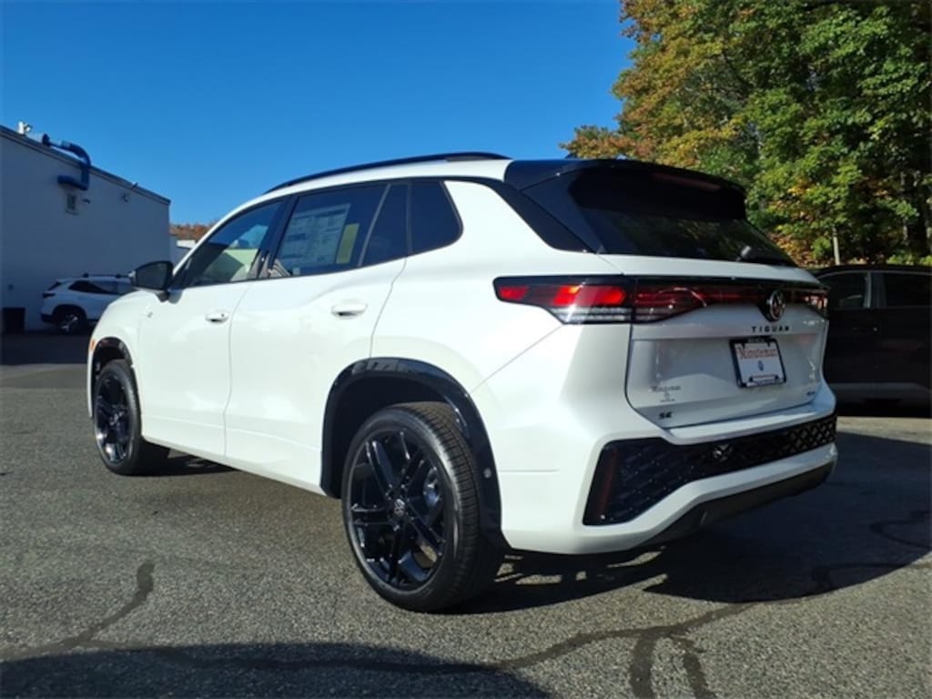 New 2025 Volkswagen Tiguan 2.0T SE R-Line Black SUV