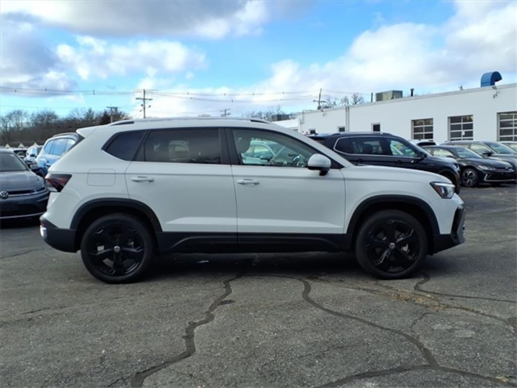 New 2026 Volkswagen Taos 1.5T SEL SUV