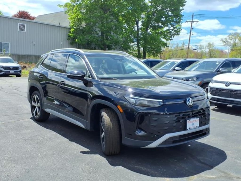 New 2026 Volkswagen Tiguan 2.0T SE SUV