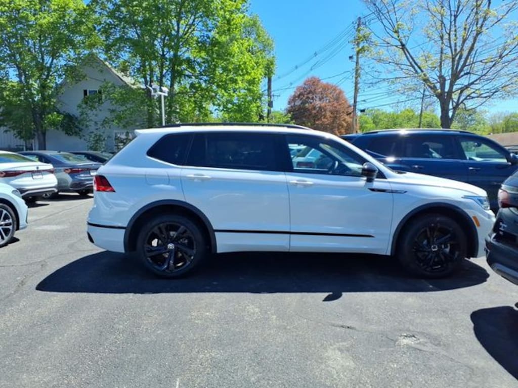 Used 2023 Volkswagen Tiguan 2.0T SE R-Line Black SUV