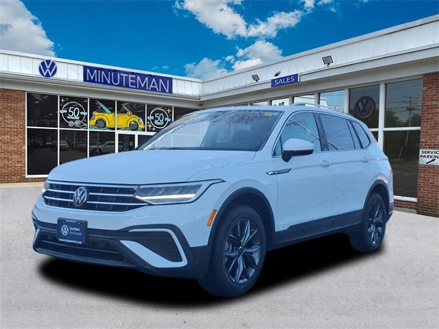 2022 Volkswagen Tiguan SE's photo