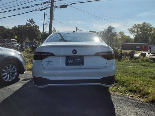 Certified 2024 Volkswagen Jetta SE with VIN 3VW7M7BU2RM034878 for sale in Bedford, MA