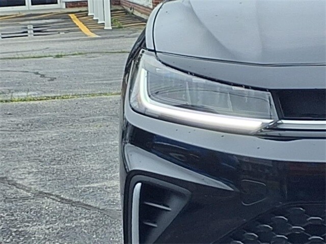 2025 Volkswagen Jetta 1.5T SEL photo 3