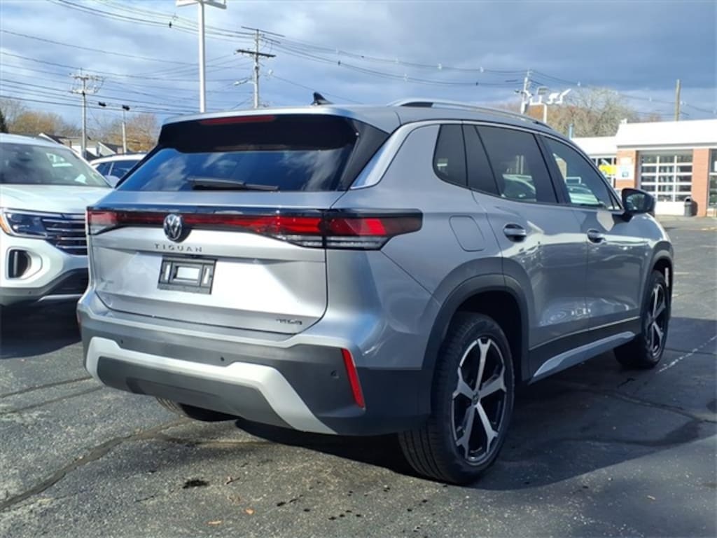 New 2026 Volkswagen Tiguan 2.0T SE SUV