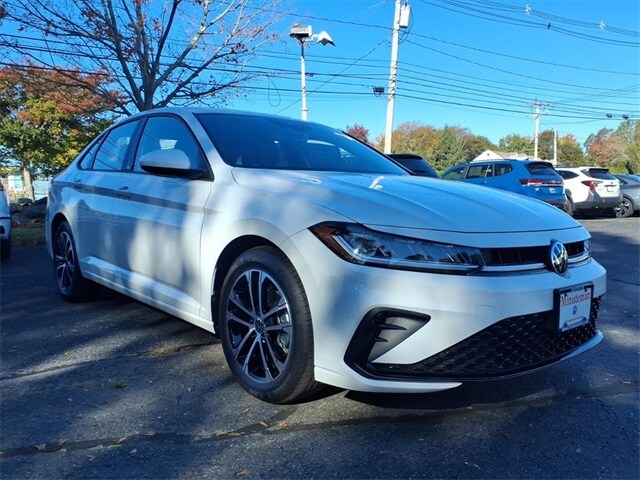 2026 Volkswagen Jetta Sport photo 3