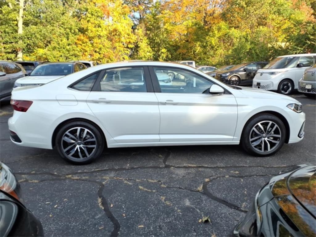 New 2026 Volkswagen Jetta 1.5T SE Sedan
