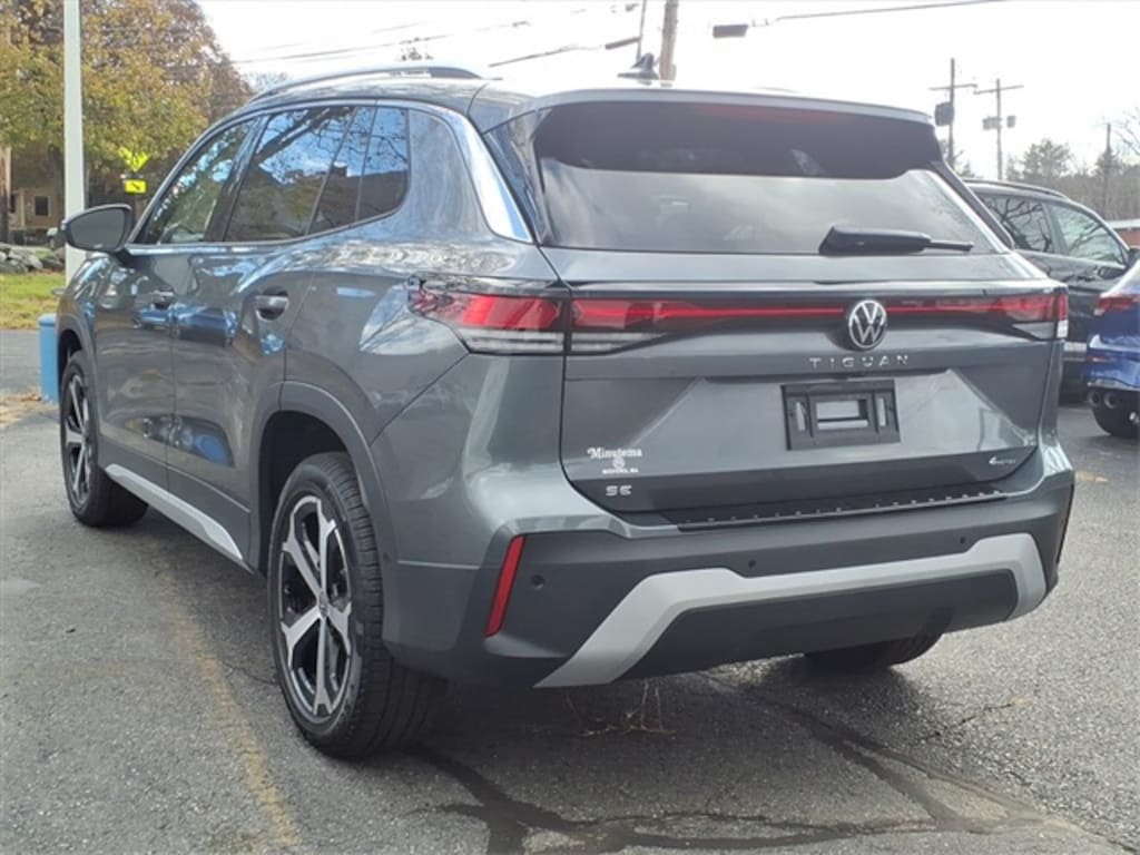 New 2025 Volkswagen Tiguan 2.0T SE SUV