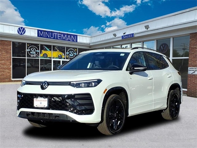 2026 Volkswagen Tiguan SE R-LINE BLACK's photo