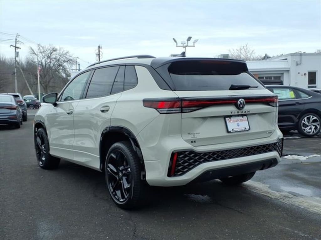 New 2026 Volkswagen Tiguan 2.0T SE R-Line Black SUV