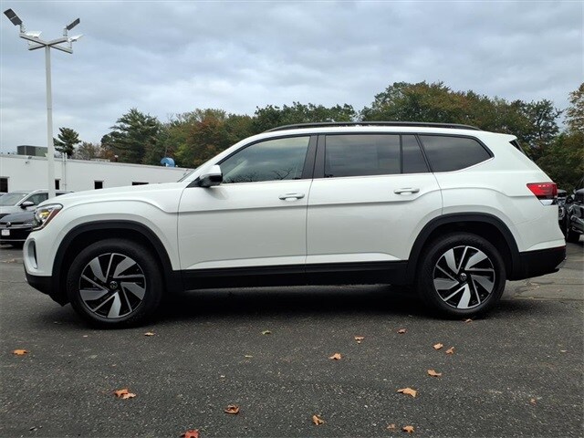 2026 Volkswagen Atlas SE Technology photo 2