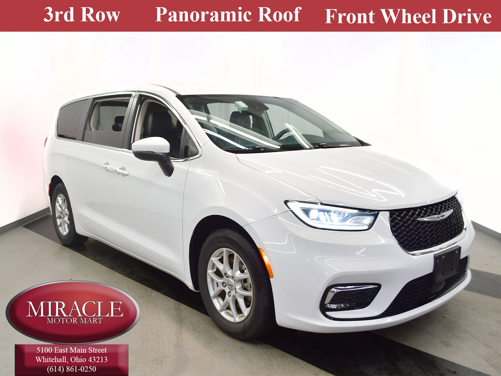 2023 Chrysler Pacifica Touring L's photo