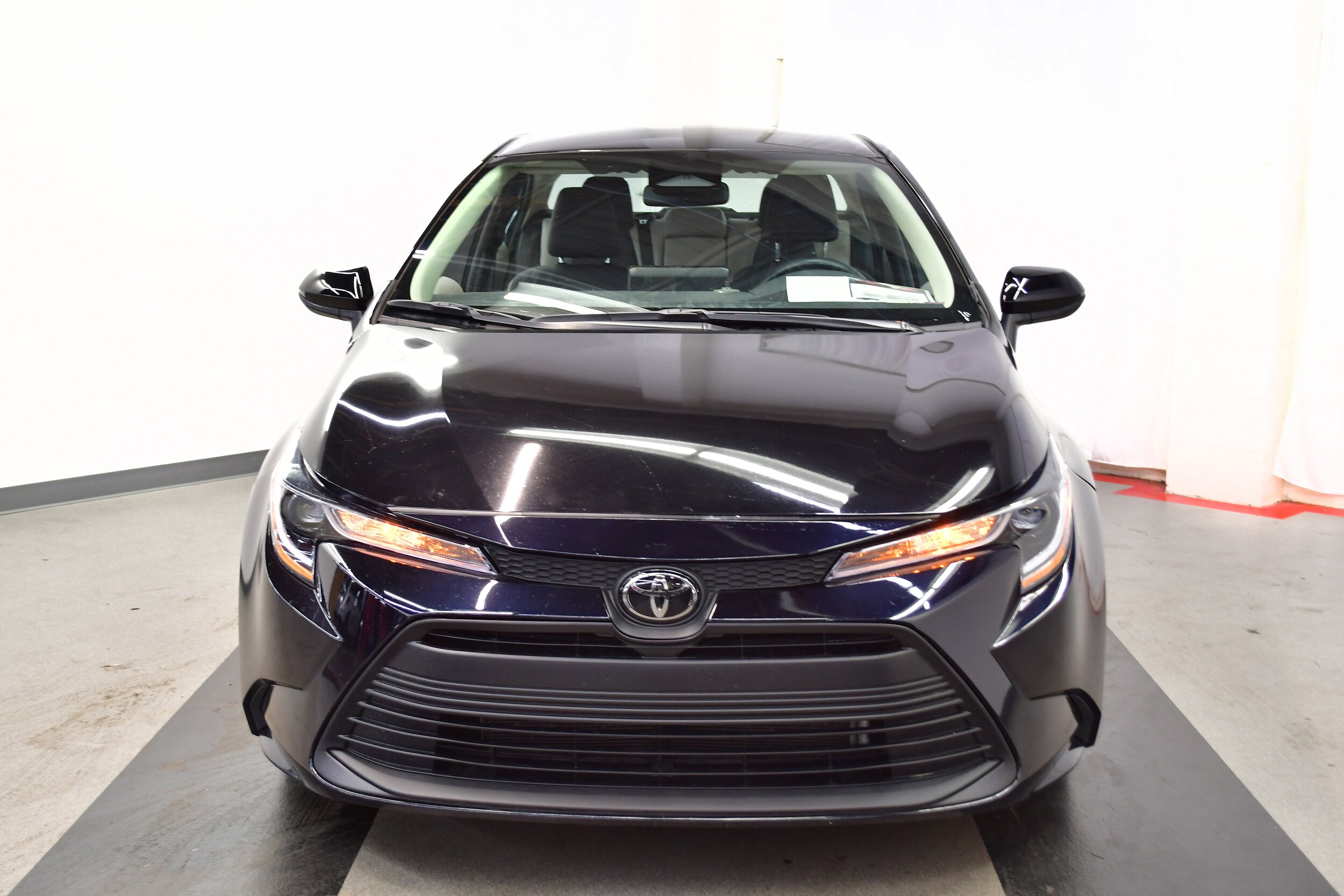 2025 Toyota Corolla LE photo 3