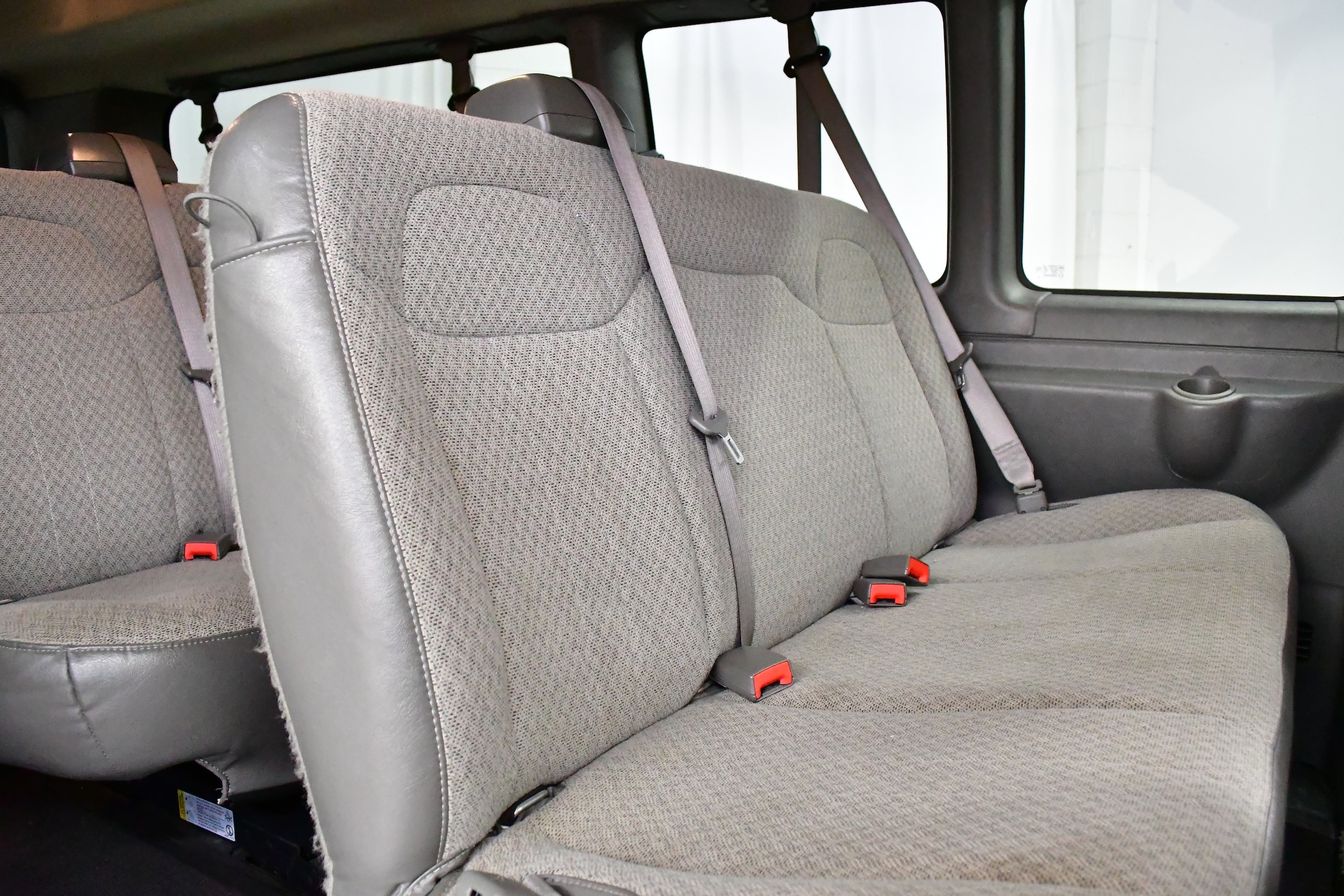 2024 Chevrolet Express Passenger LT - Photo 12
