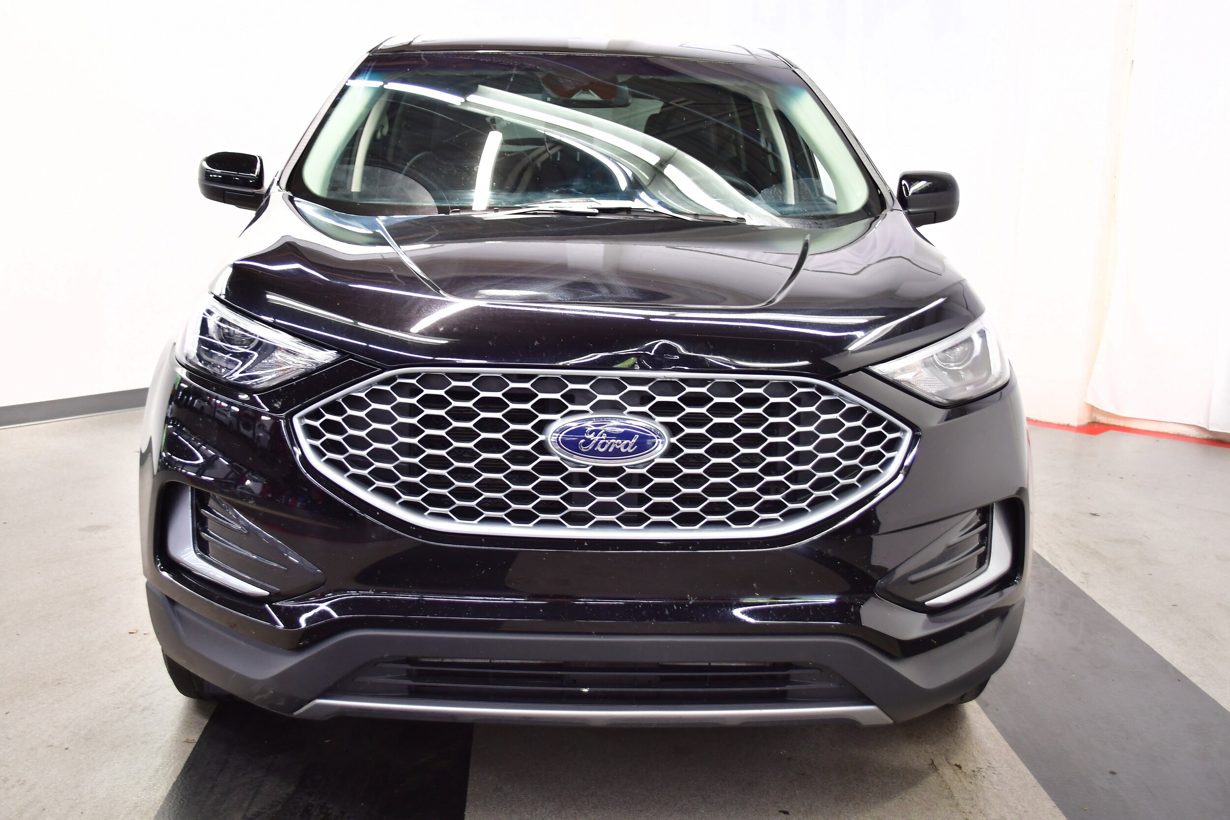 2024 Ford Edge SEL photo 3