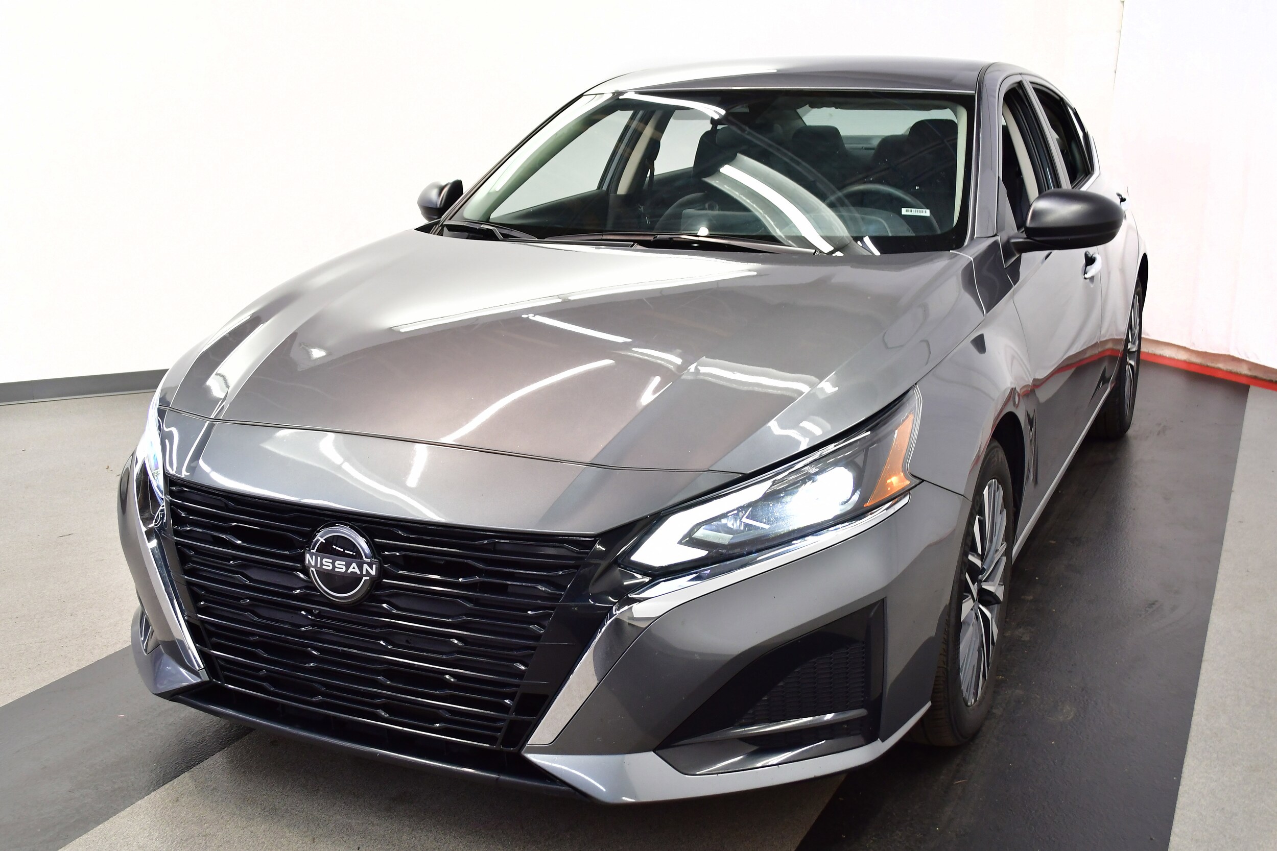 2024 Nissan Altima 2.5 SV photo 4