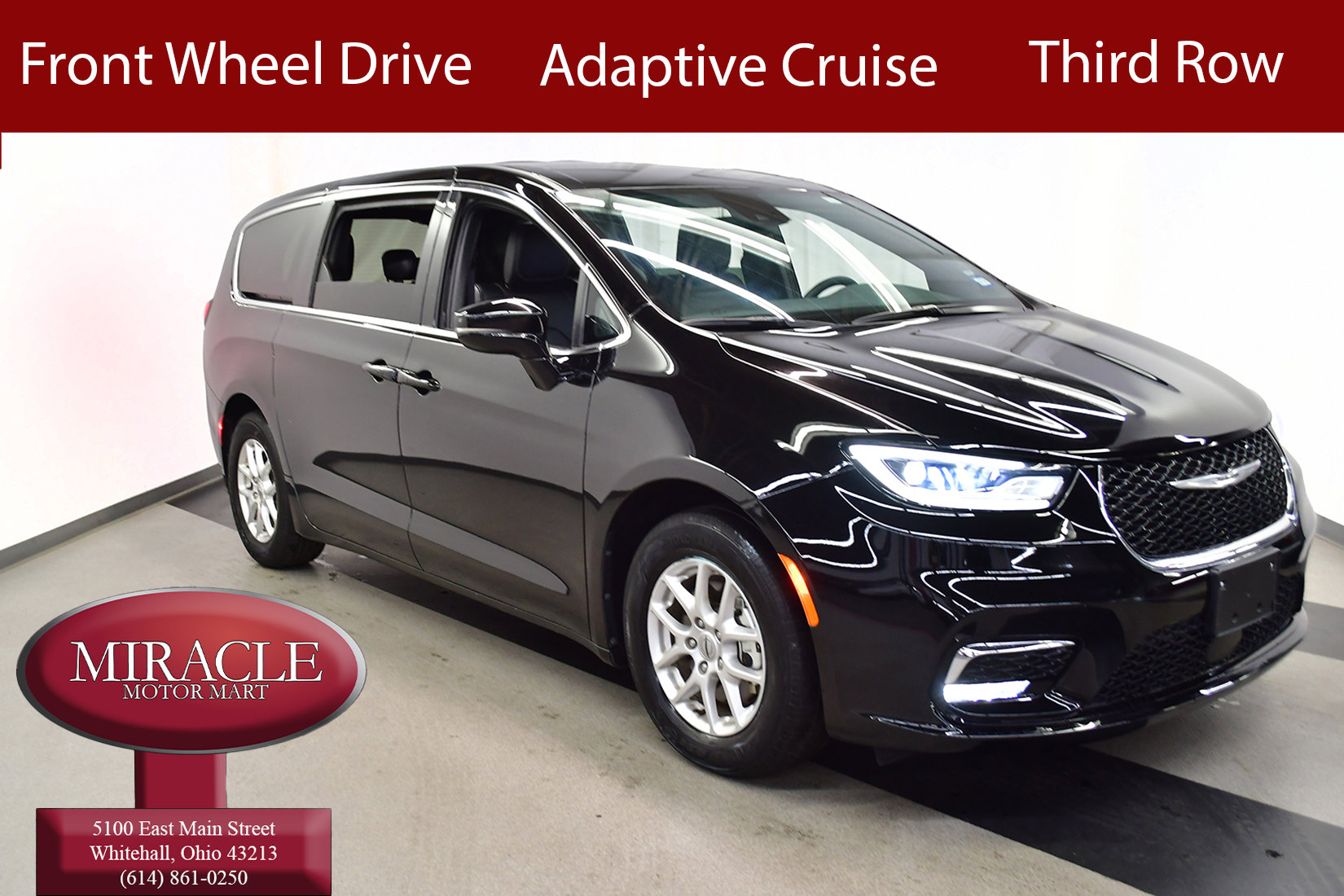 2025 Chrysler Pacifica Select's photo
