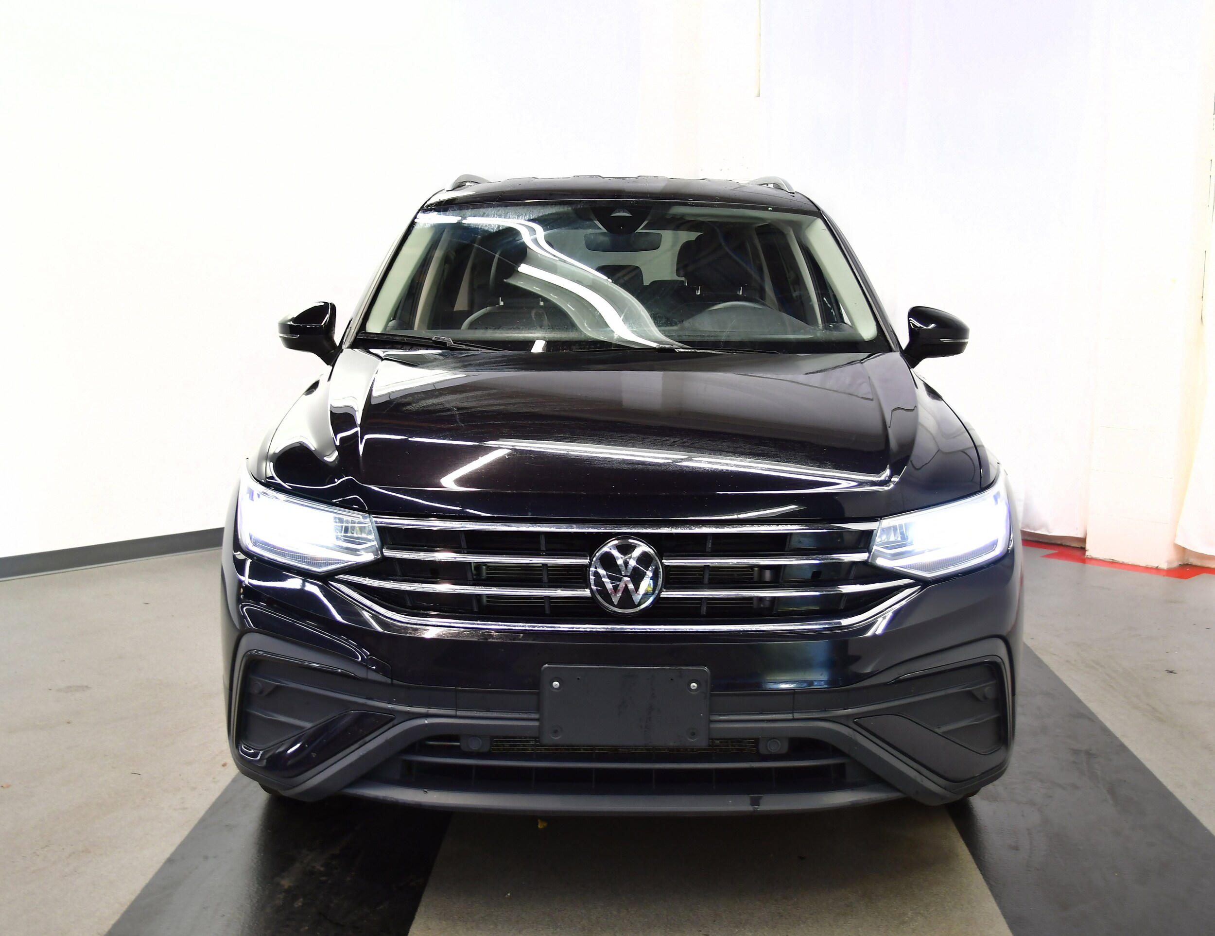2024 Volkswagen Tiguan SE Wolfsburg Edition photo 3