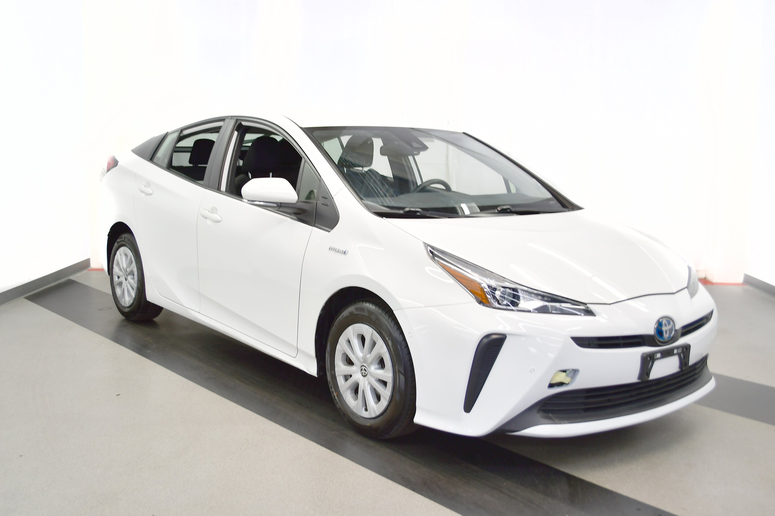 2022 Toyota Prius photo 2