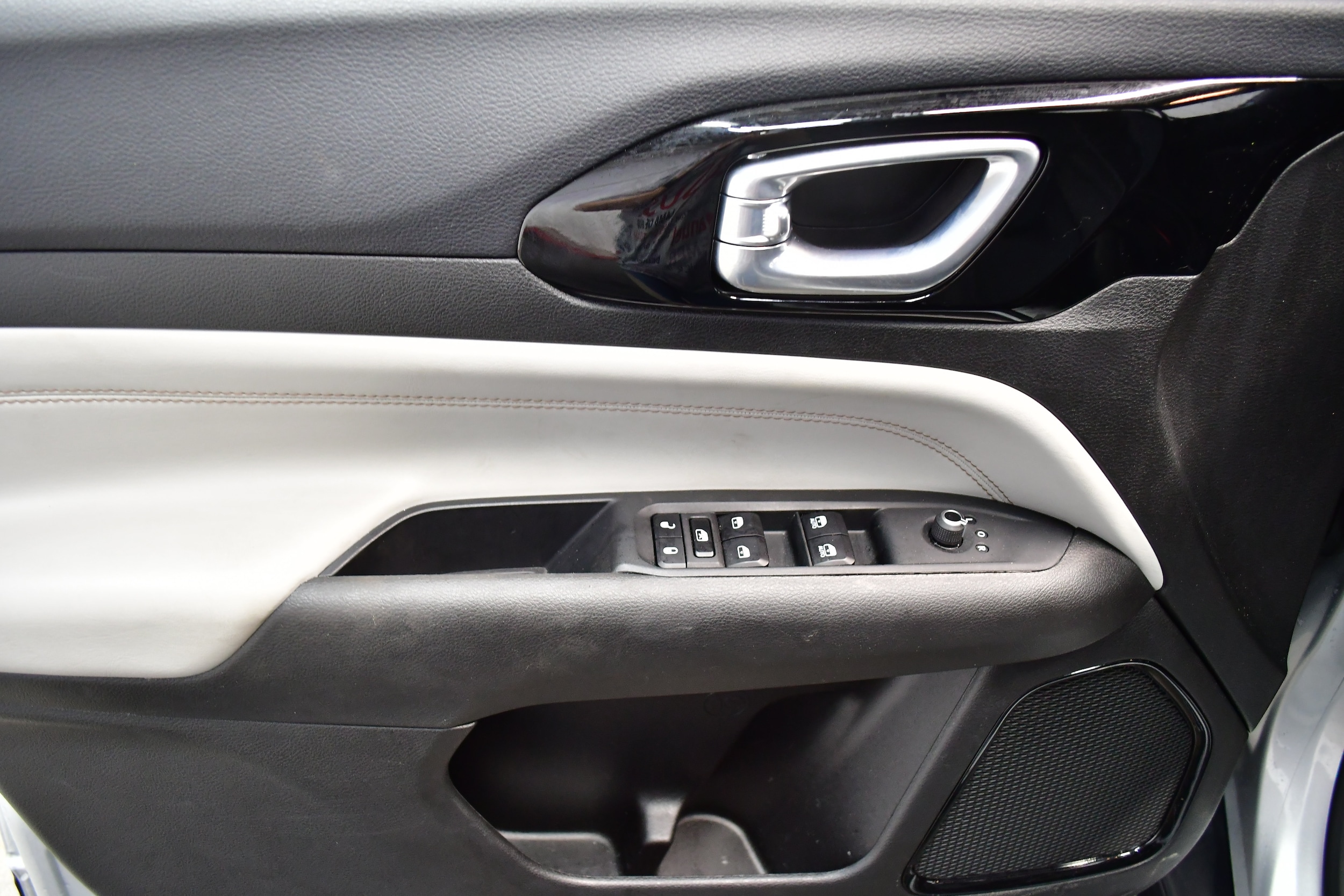 2025 Jeep Compass Limited - Photo 17