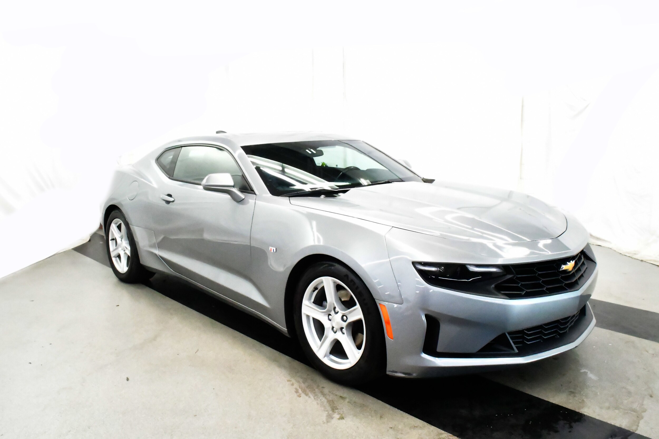 2023 Chevrolet Camaro 1LT photo 2