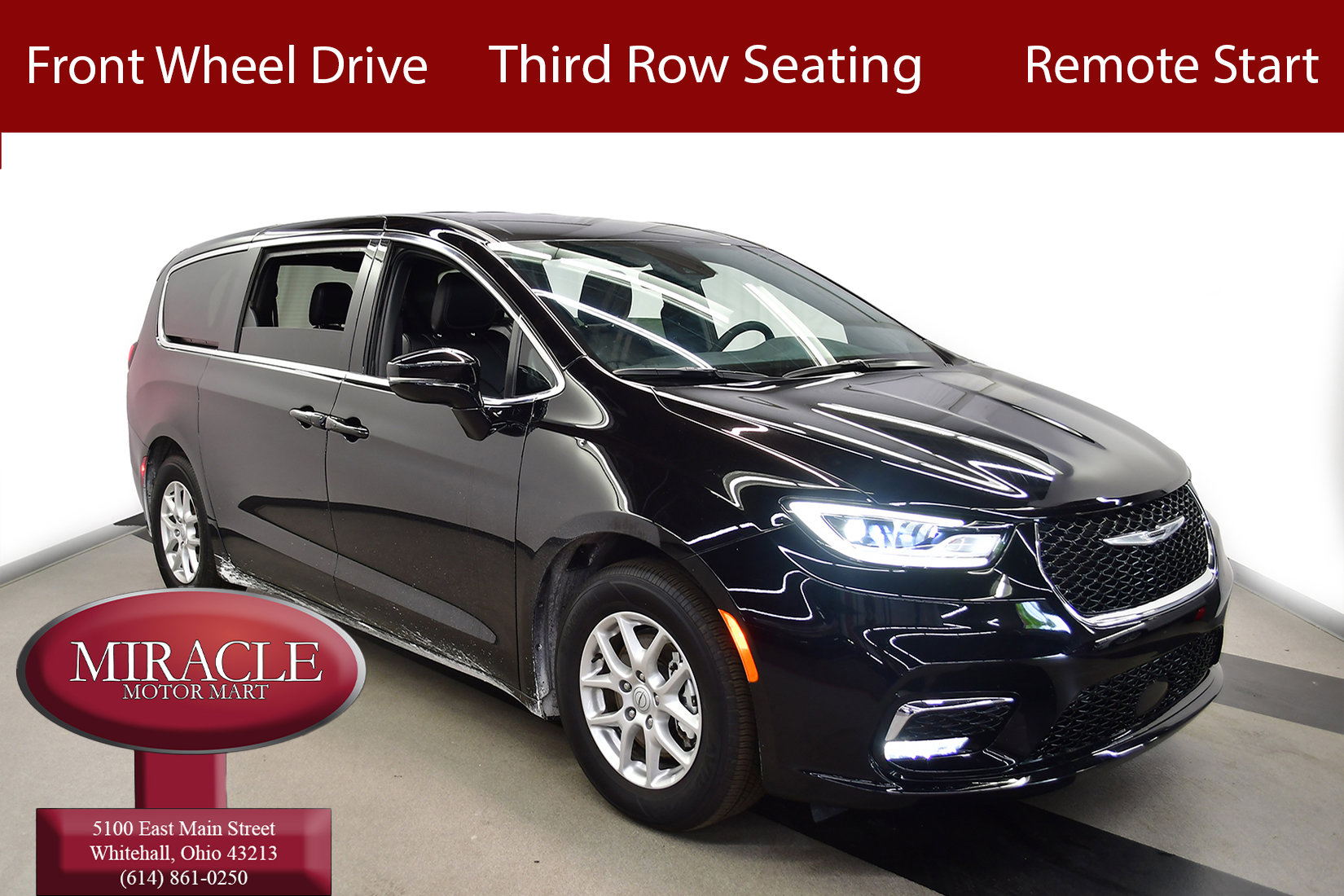 2025 Chrysler Pacifica Select's photo