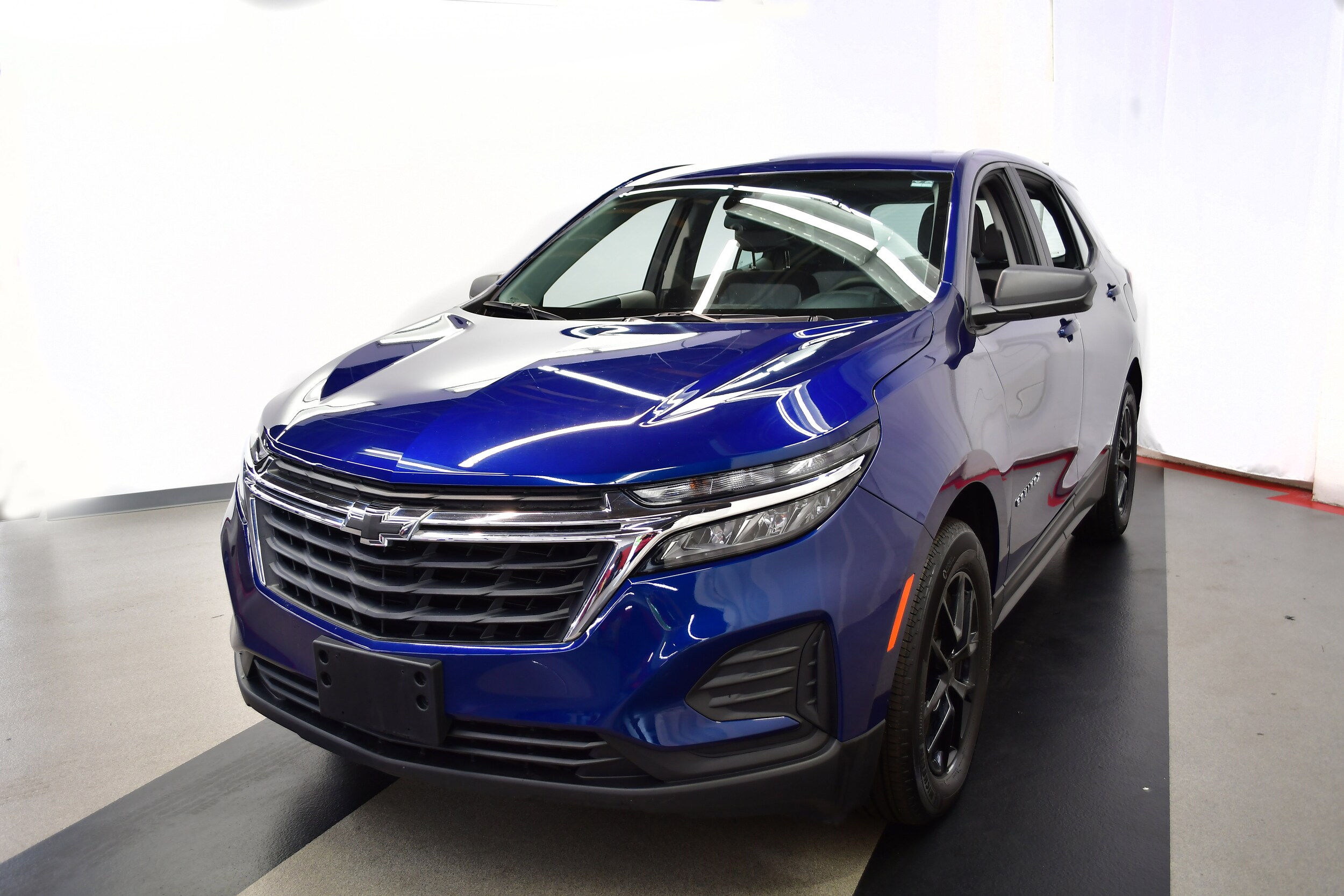 2023 Chevrolet Equinox LS photo 4