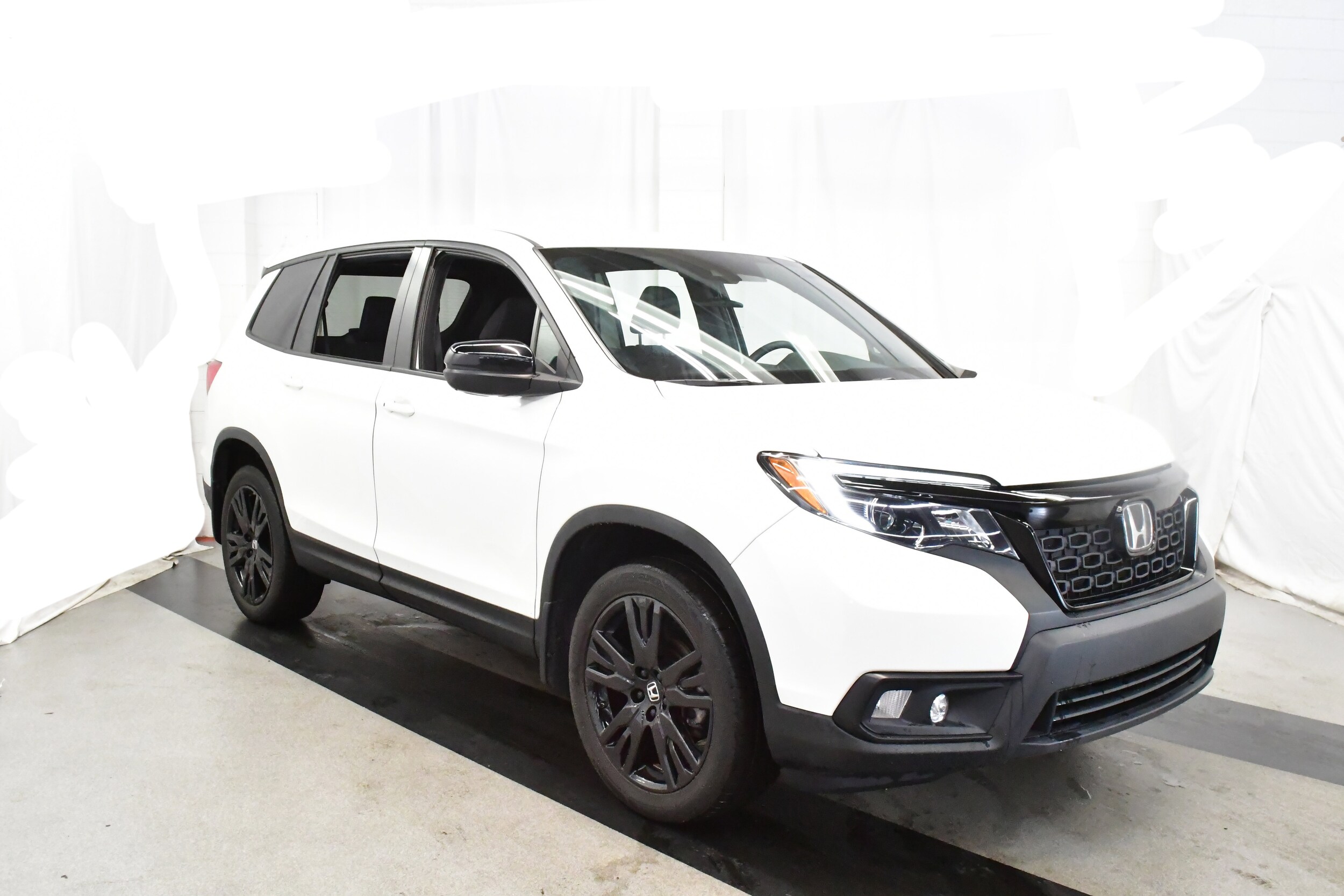 2021 Honda Passport Sport photo 2