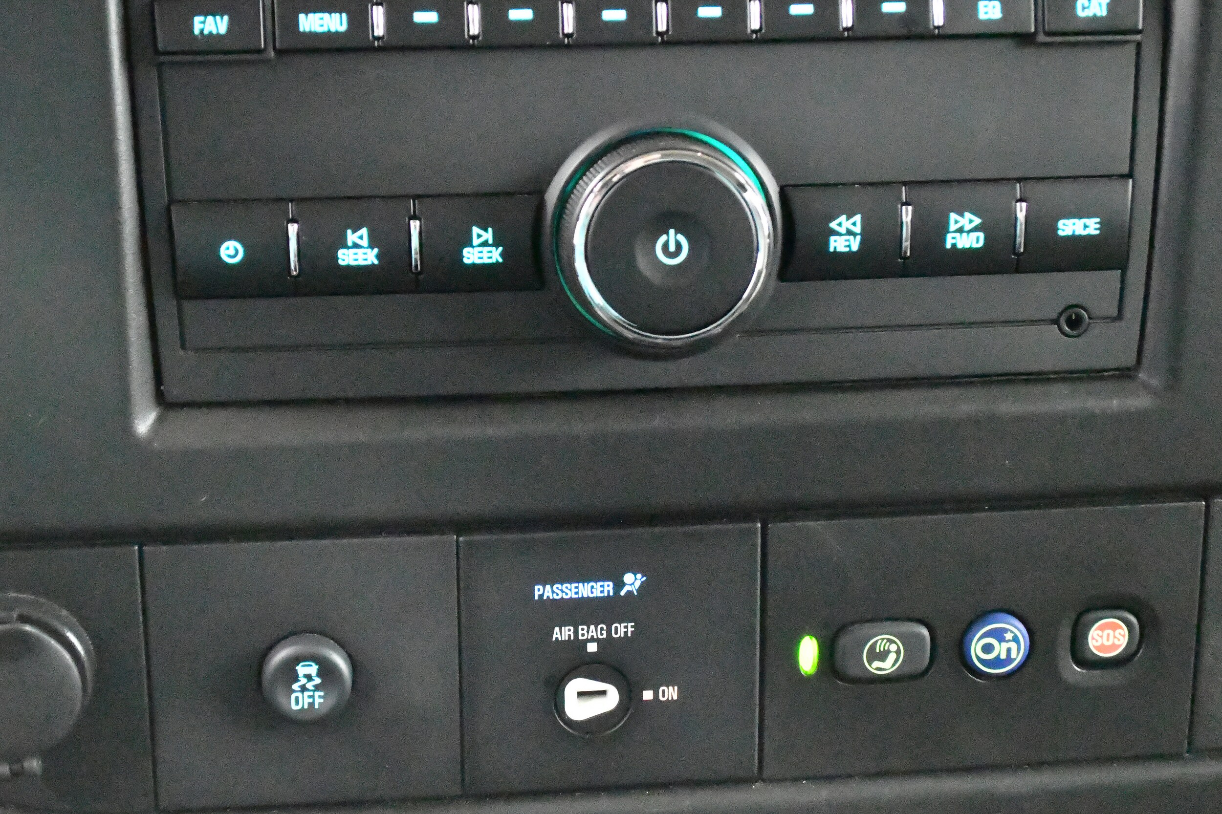 2024 Chevrolet Express Passenger LT - Photo 28