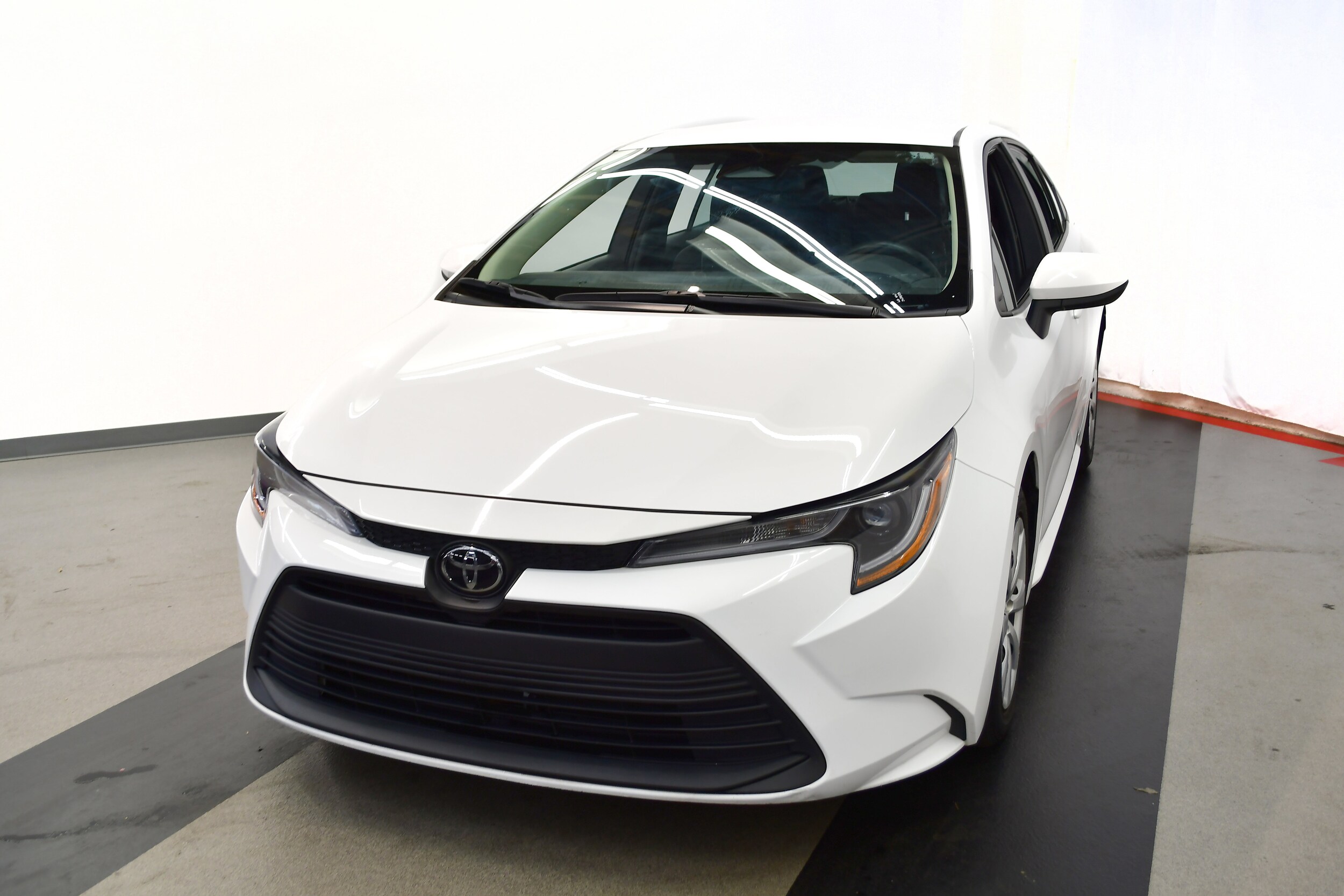 2024 Toyota Corolla LE photo 4