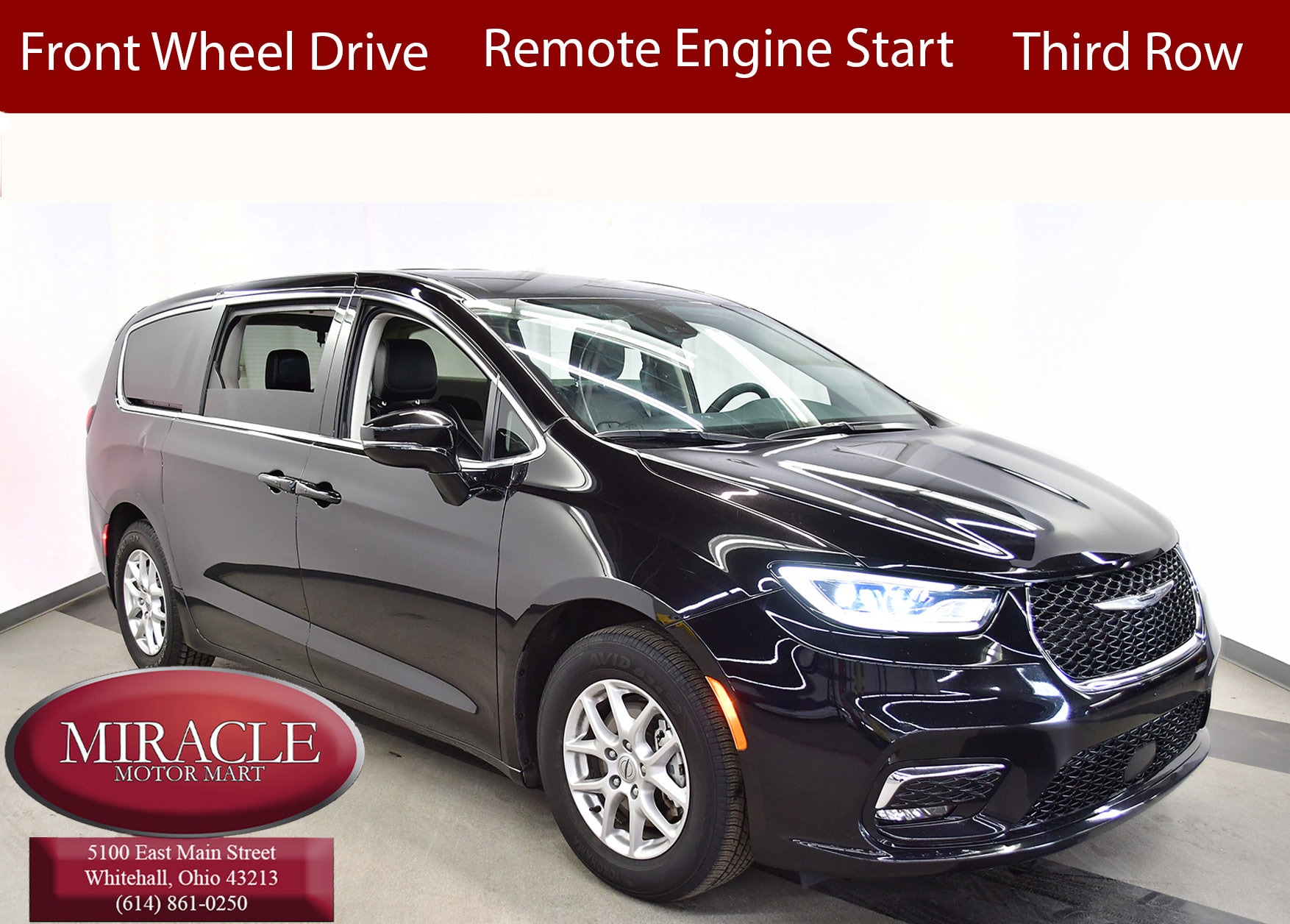 2025 Chrysler Pacifica Select's photo