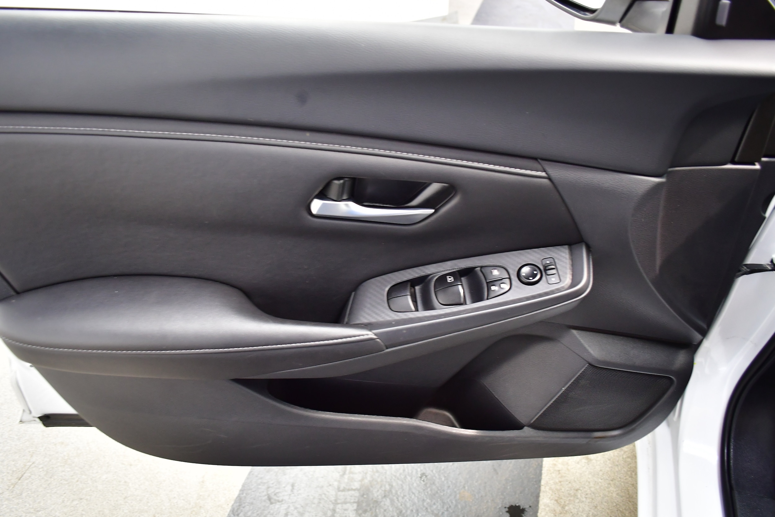 2025 Nissan Sentra SV - Photo 16