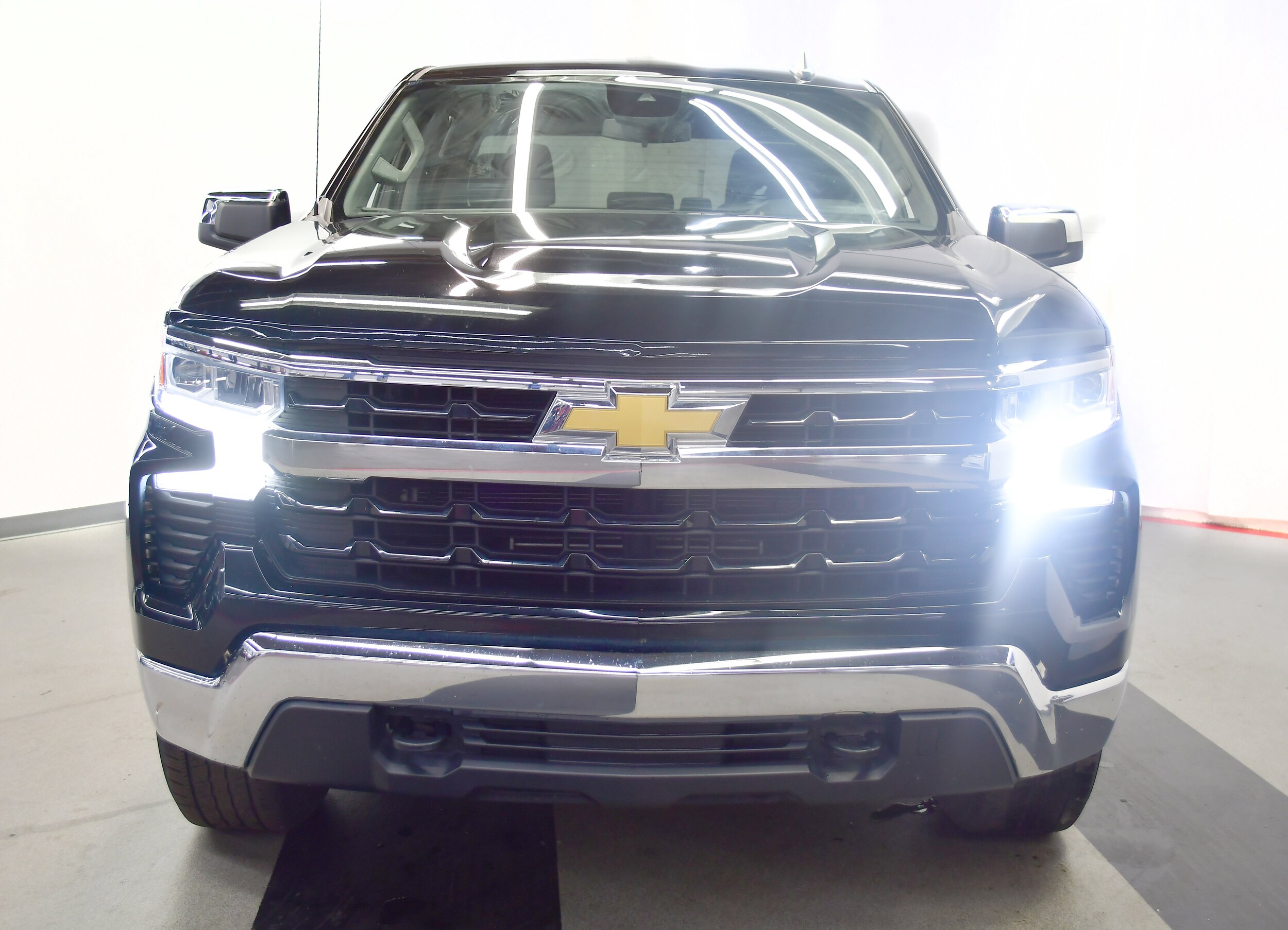 2022 Chevrolet Silverado 1500 LT photo 3