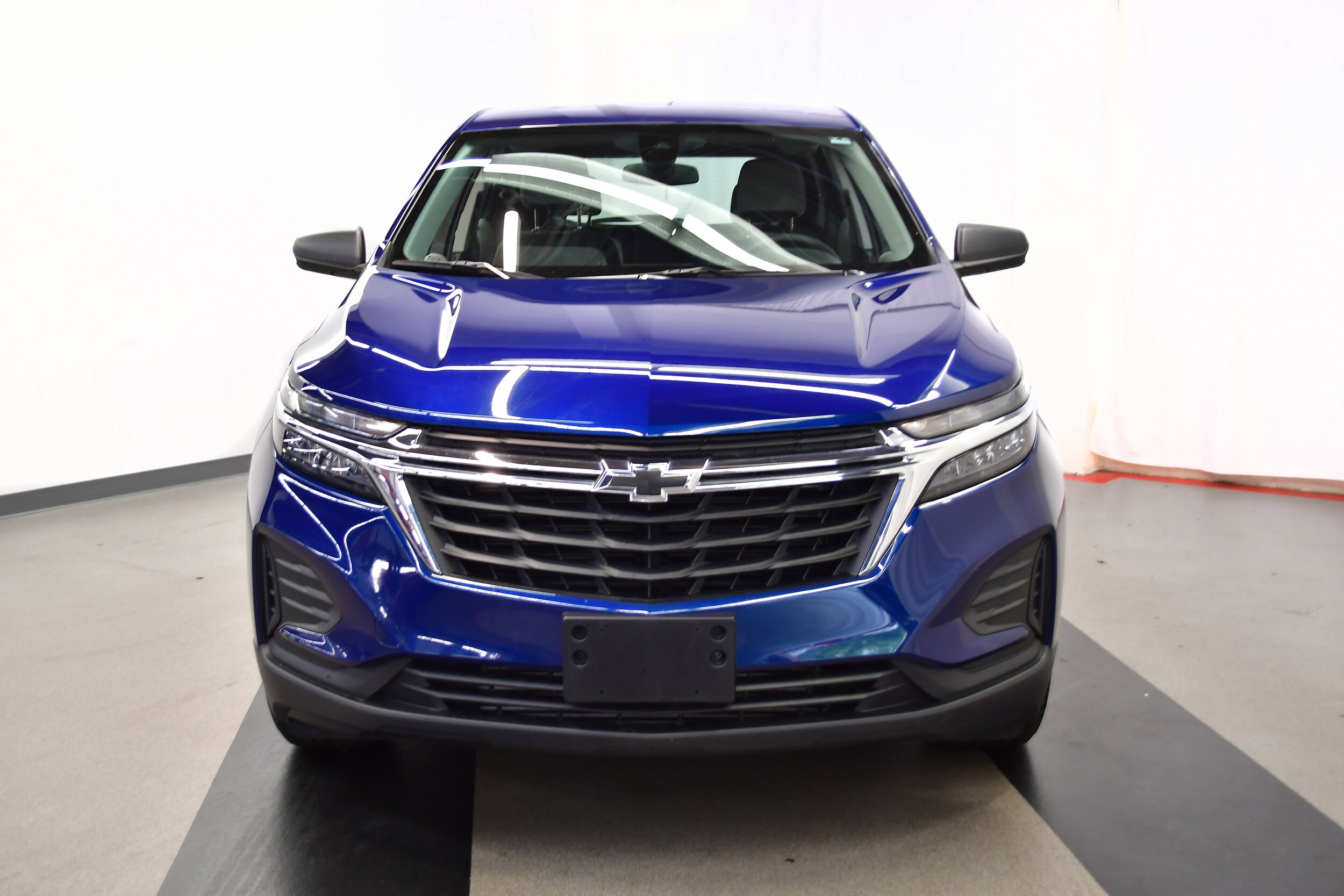 2023 Chevrolet Equinox LS photo 3