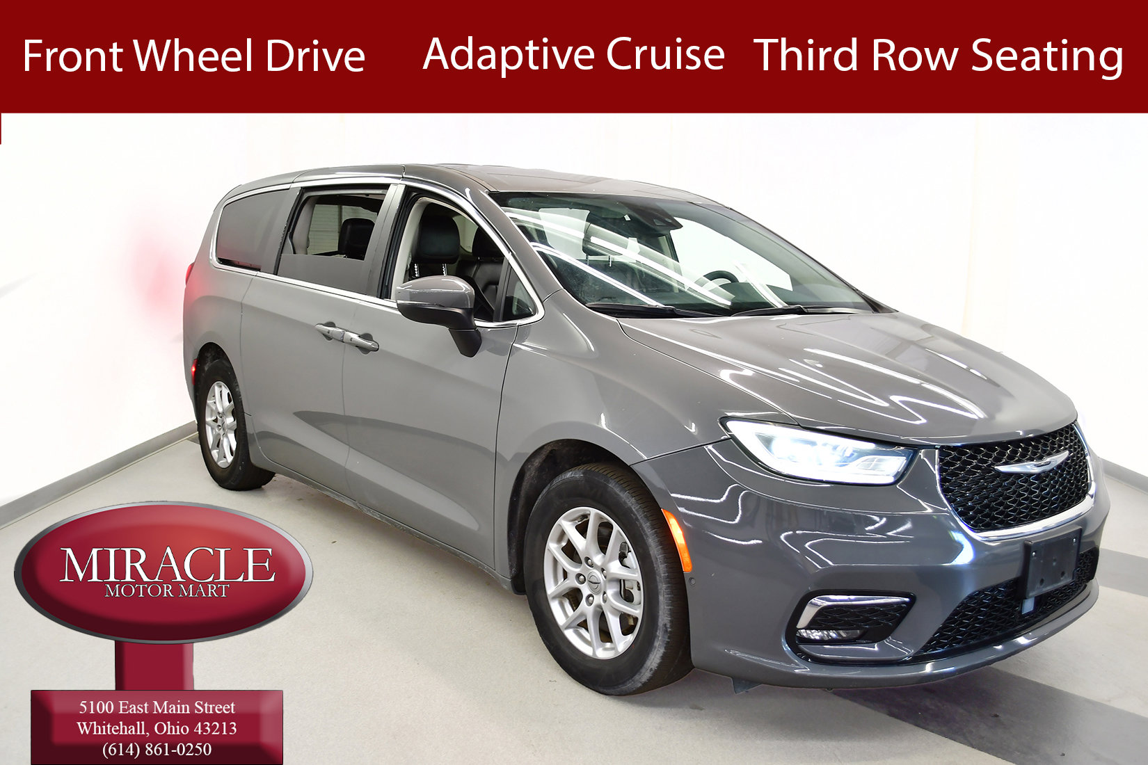 2023 Chrysler Pacifica Touring L's photo
