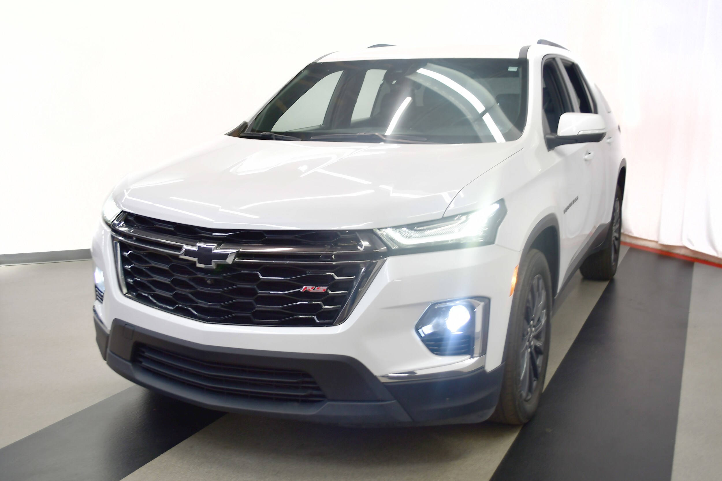 2023 Chevrolet Traverse RS photo 4