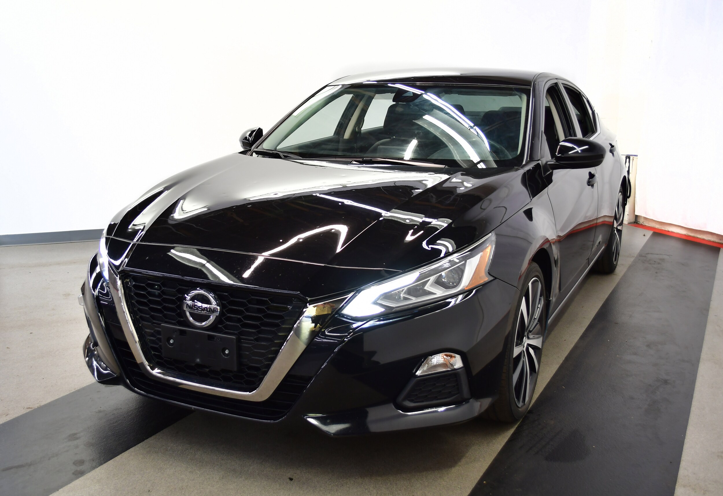 2022 Nissan Altima 2.5 SR photo 3