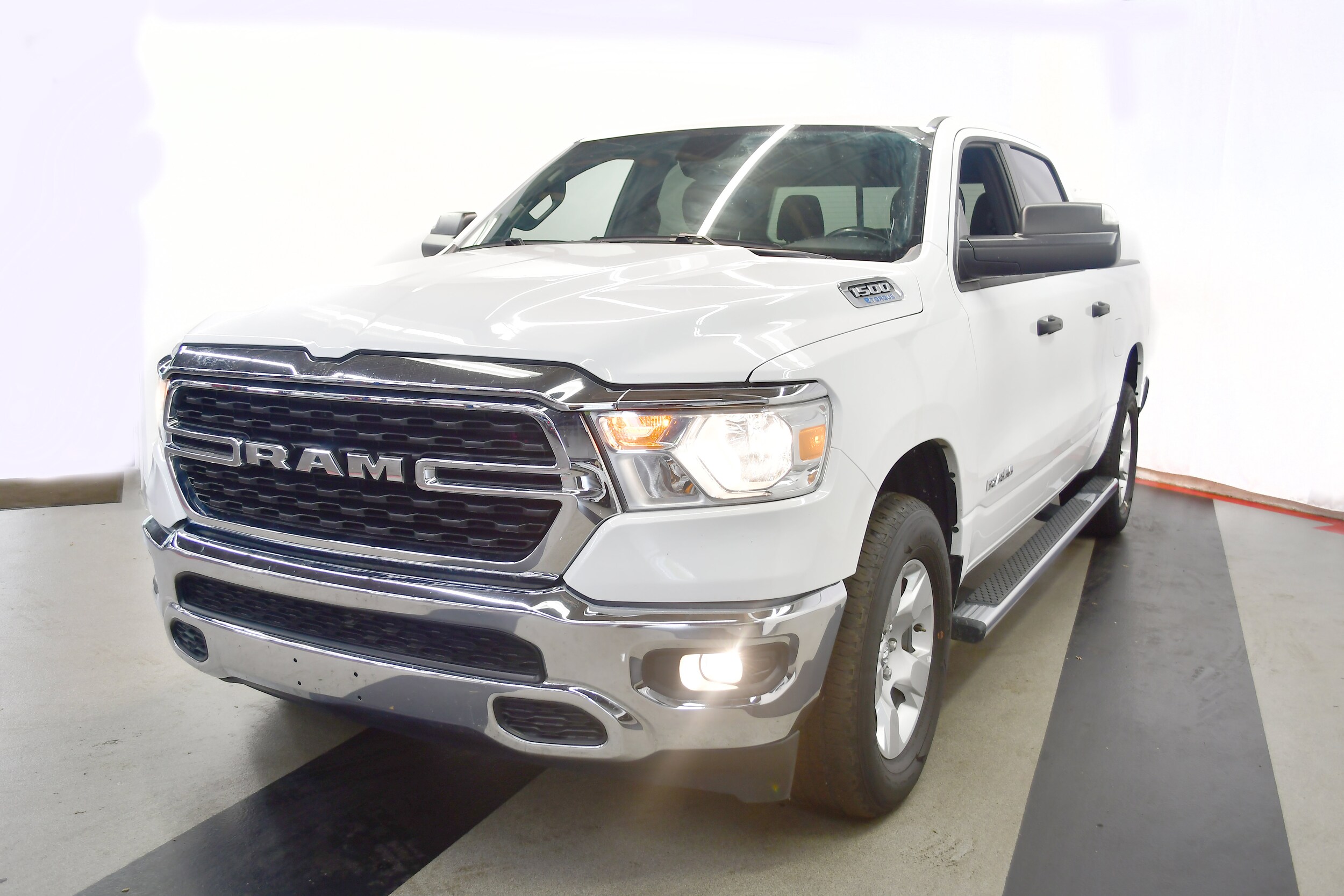 2023 Ram 1500 Big Horn photo 3