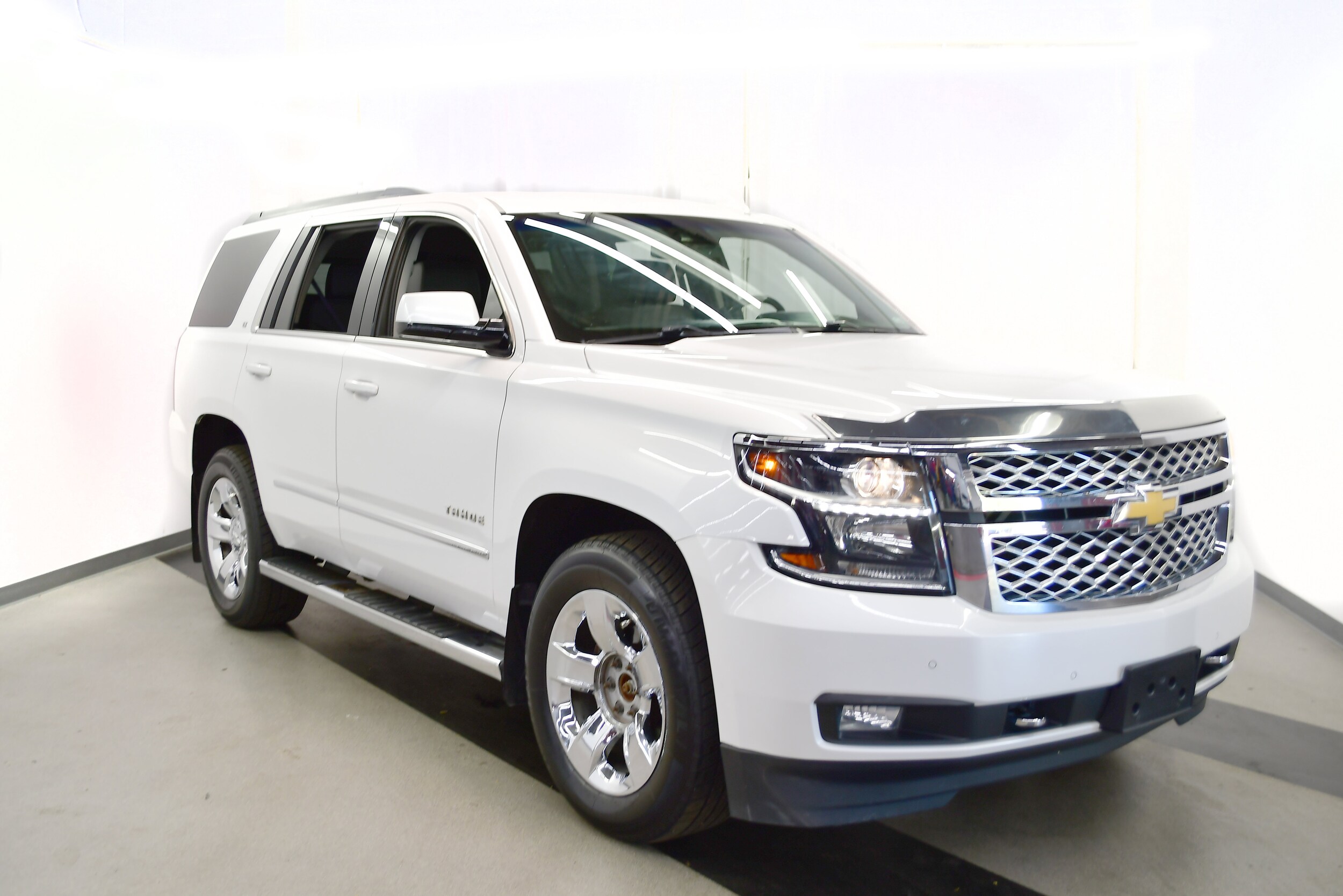 2016 Chevrolet Tahoe LT photo 2