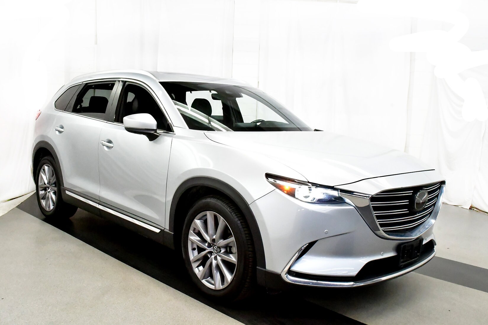 2023 Mazda CX-9 Grand Touring photo 2