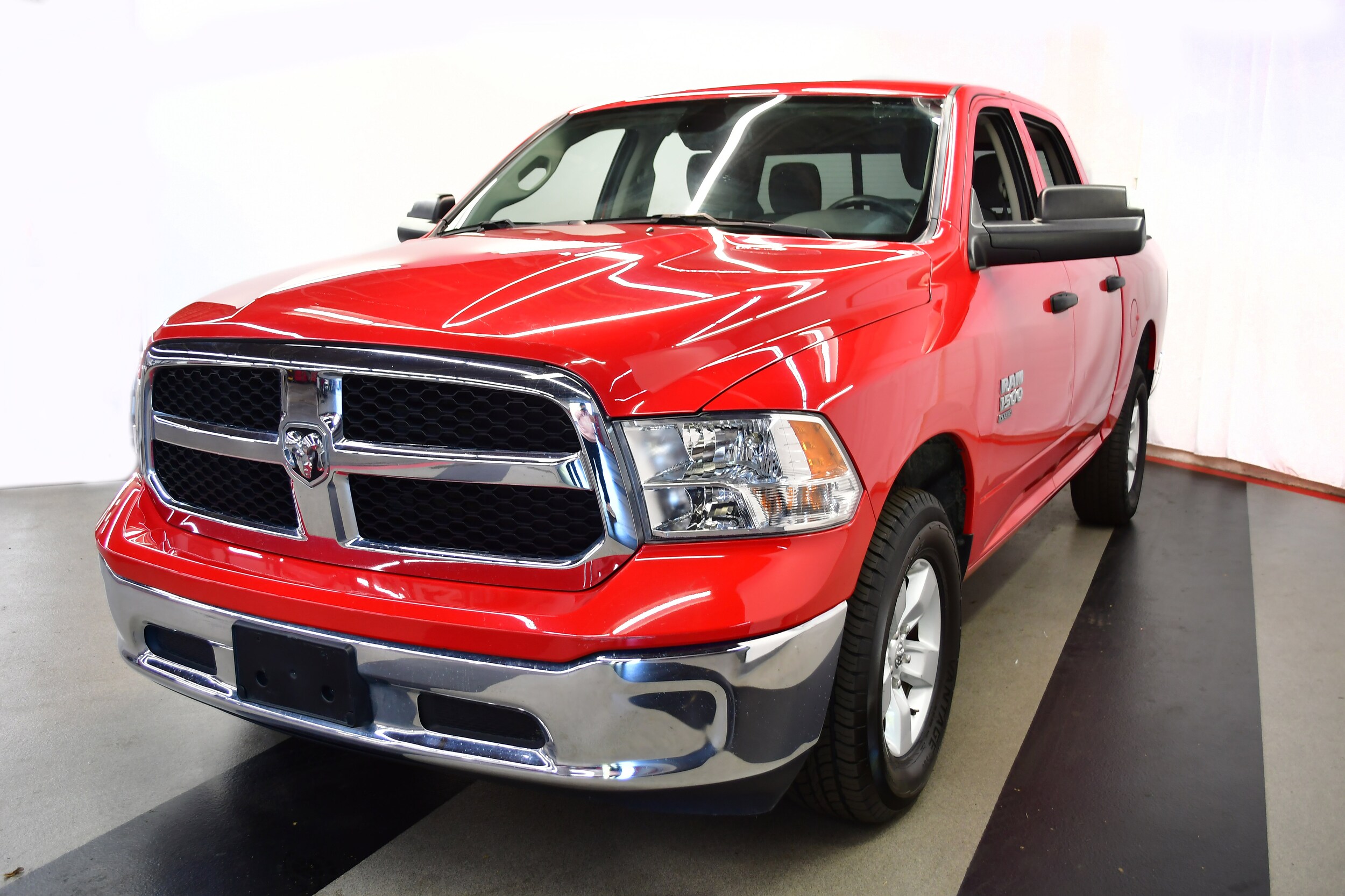 2023 Ram 1500 Classic SLT photo 3