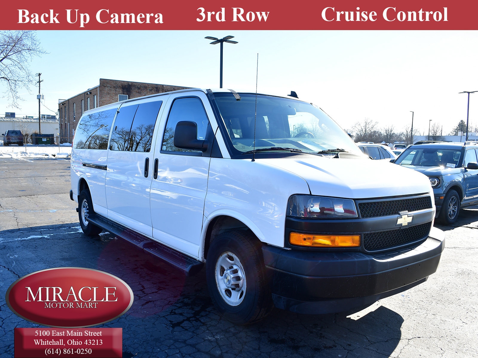 2023 Chevrolet Express Passenger LS's photo