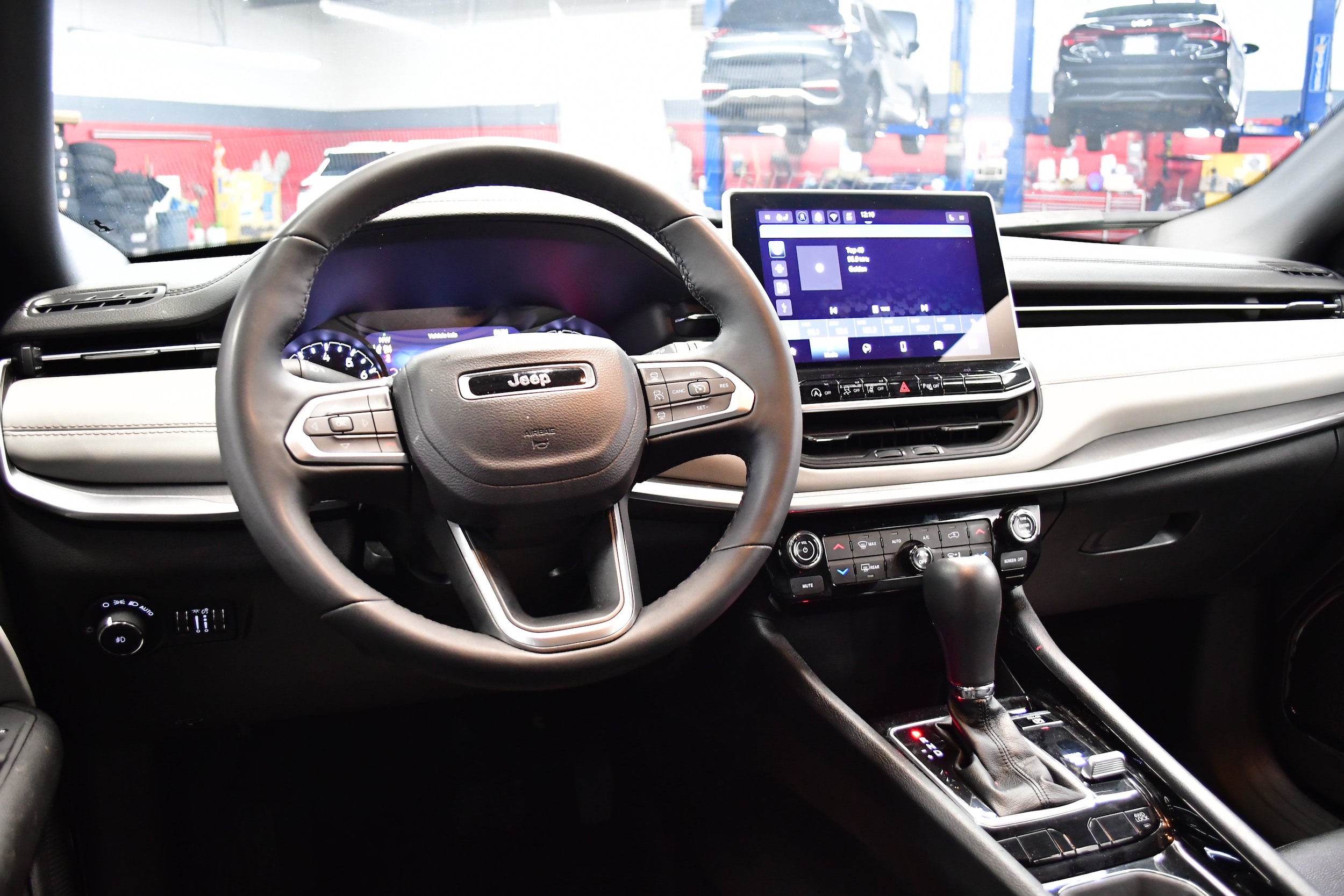 2025 Jeep Compass Limited - Photo 9