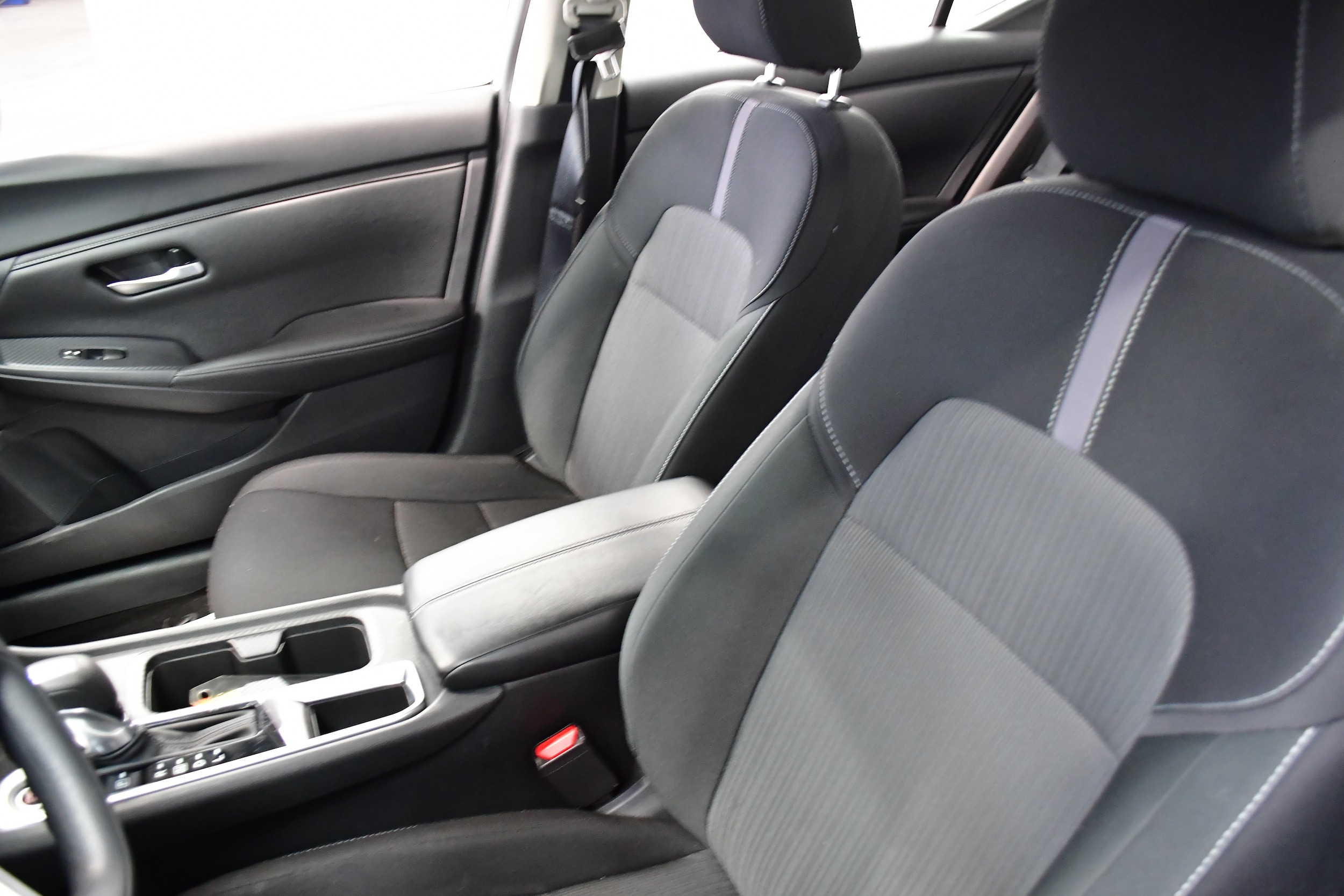 2025 Nissan Sentra SV - Photo 9