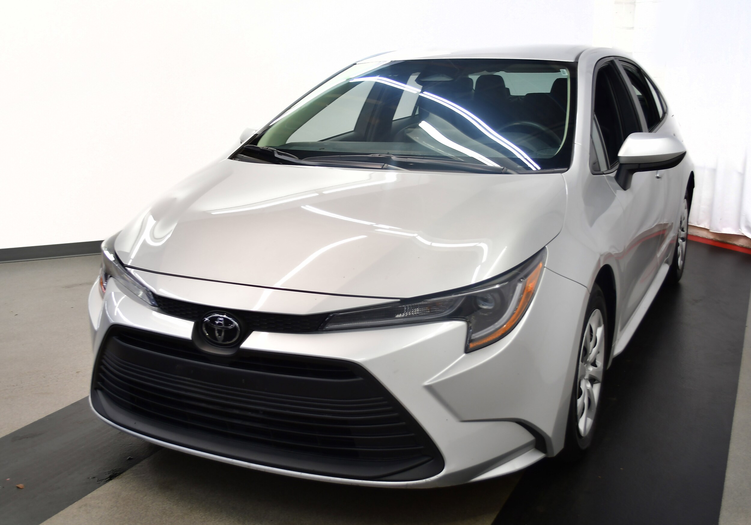 2024 Toyota Corolla LE photo 4